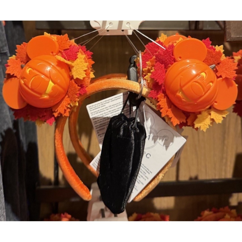 2026 Disney Parks Halloween Mickey Pumpkin Wreath Ears Light Up Headband Orange